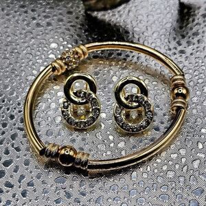 "5/$25" Goldtone Rhinestone Stretch Bracelet And Post Earrings Jewelry Set